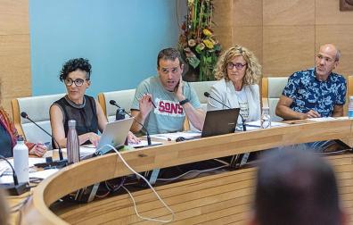 La secretaria y los ediles de EH Bildu Diez, Ayesa, Ugarte y Garai