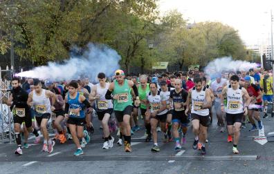 Participantes de la prueba de 21 kilómetros en la Carrera de las Murallas.