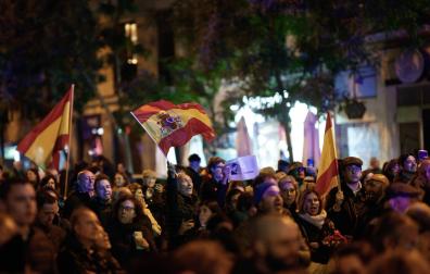 Manifestación de este sábado contra la amnistía a las puertas de la sede del PSOE en Madrid