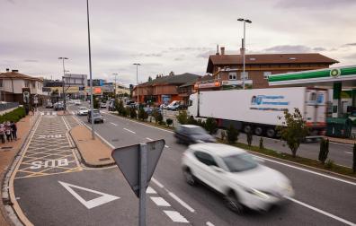 Imagen de la avenida Intxaurdia, el tramo de la PA-30 que sigue sin desdoblar en Huarte