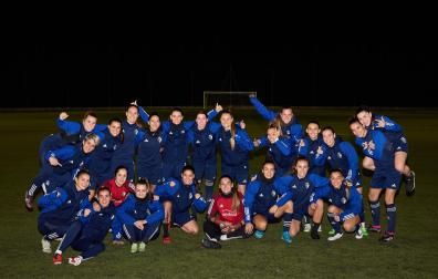 A: J.P. Urdíroz
F: 07-11-2023
P: Plantilla primer equipo femenino Osasuna
L: Pamplona. Instalaciones del C.A. Osasuna en Tajonar.
T: Fútbol Femenino. Entrenamiento previo al partido Osasuna Femen ino-Betis Femenino de Copa de la Reina.