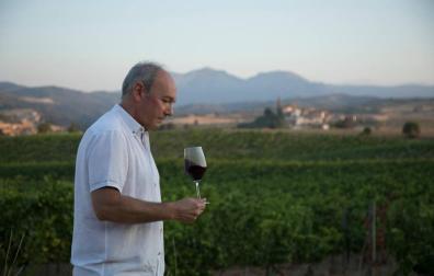 El enólogo de Bodegas Marco Real, Kepa Sagastizábal.