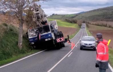Un camión se sale de la vía en Ibero a causa del viento