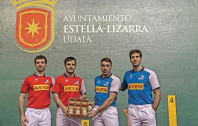 Martija, Elezkano, Peio Etxeberria y Zabaleta, ayer por la mañana en el frontón Remontival