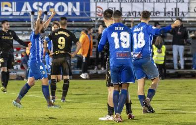 Jugadores del Arandina celebra su pase a la siguiente ronda de la Copa