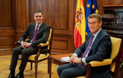Sánchez y Feijóo, en el encuentro que ha mantenido este 22 de diciembre