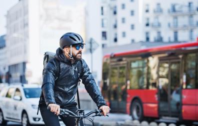 Es importante ser conscientes de que como ciclistas no sólo podemos sufrir accidentes si no que también podemos provocarlos.