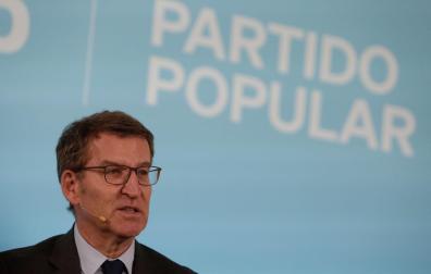 El presidente del Partido Popular, Alberto Núñez Feijóo, participa durante un coloquio del ámbito educativo en León