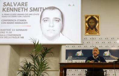 El cofundador de la Coalición Mundial contra la Pena de Muerte y miembro de la comunidad de San Egidio, Mario Marazziti, ofrece una rueda de prensa en Roma, Italia, donde denunció el método con el que será ejecutado el preso estadounidense Kenneth Smith