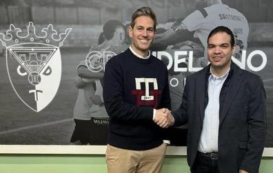 David González, nuevo entrenador del Tudelano, junto al presidente Ramón Lázaro