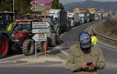 Corte en el polígono de Villatuerta y el acceso a la autovía A-12