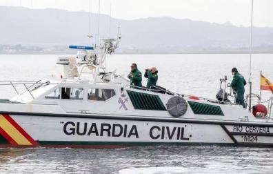 Una patrullera de la Guardia Civil