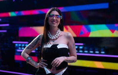 La ganadora de la XII edición de Operación Triunfo, Naiara, posa tras la rueda de prensa para hacer balance del concurso, que ha renovado por una temporada más en Prime Video