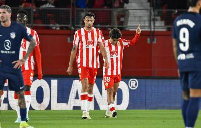 Luka Romero celebra uno de los dos goles que le marcó al Atlético de Madrid.