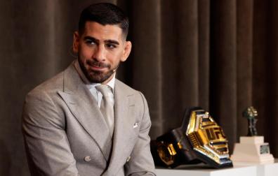 lia Topuria, campeón mundial de peso pluma de Ultimate Fighting Championship (UFC), durante el homenaje que recibió por parte del Ayuntamiento de Madrid
