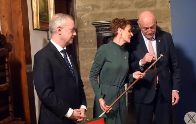 Imágenes del traspaso de la presidencia de la Eurorregión en Olite
