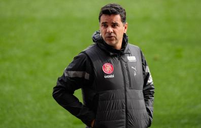 El entrenador del Girona FC, Míchel Sánchez, durante el entrenamiento que el club gironés ha realizado este viernes en el Estadio de Montilivi