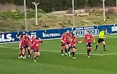 Las jugadoras de Osasuna celebran el gol de Maite Valero