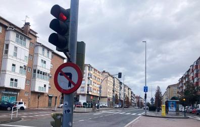 Vista de un tramo de la avenida de Guipúzcoa que se pretende renovar en Berriozar./