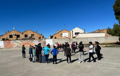 Una de las dinámicas ideadas por alumnado de ETI Tudela para mejorar la convivencia escolar con estudiantes del IES Alhama de Corella