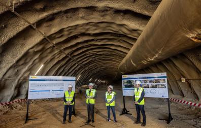 Fotos de la visita de autoridades a la conexión entre las dos bocas del túnel de Monte Plano en el tramo Olite-Tafalla Sur de la conexión Navarra-Madrid en la Línea de Alta Velocidad (TAV).