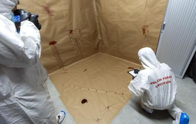 Taller de estudio de salpicaduras de sangre de la Policía Científica de Policía Foral