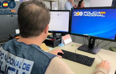 Imagen de un agente de la Policía Nacional