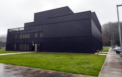 El edificio financiado por Nasuvinsa, situado en Lekaroz, actualmente sin uso