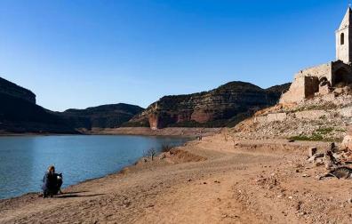 Pantano de Sau (Barcelona) en un nivel muy bajo por la sequía