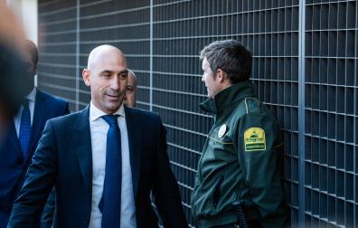 El expresidente de la RFEF Luis Rubiales, a su llegada a declarar este lunes en calidad de imputado al Juzgado de Primera Instancia e Instrucción Número 4 de Majadahonda