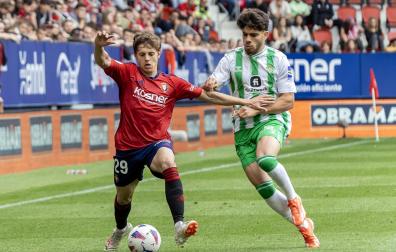 Fotos del Osasuna 0-2 Betis en El Sadar./