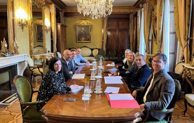 El consejo de administración de Nafarbide, que preside el consejero Óscar Chivite, en una reunión en el Palacio de Navarra