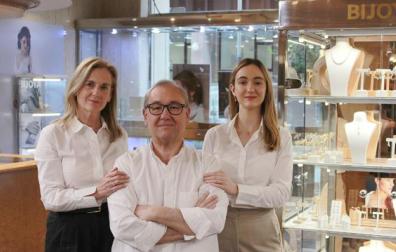 Familia de joyeros BIJOYA, Maribel Sanz, Antonio Jordán y Ana Jordán