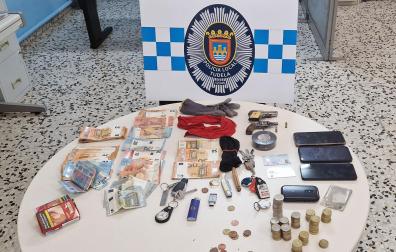 Objetos que portaba la detenida en su bolso