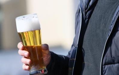 La huella en una botella de cristal ha sido clave para el arresto del autor de un robo
