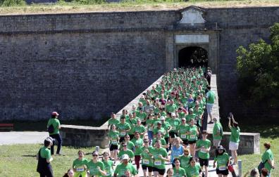 Fotos de la X Marcha contra el Cáncer en Pamplona.