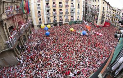 Imagen del momento del Chupinazo, en la plaza Consistorial