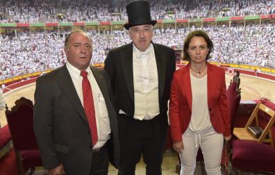 Joseba Asiron presidiendo una corrida de unos Sanfermines anterioires