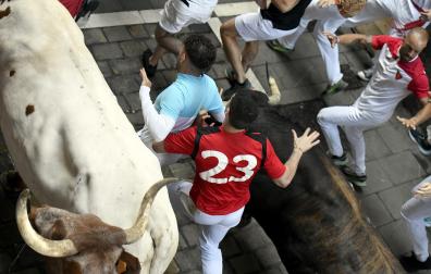 Foto del cuarto encierro de San Fermín 2024 en Pamplona, este miércoles 10 de julio.