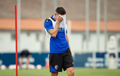 Vicente Moreno hace sudar a los futbolistas de Osasuna