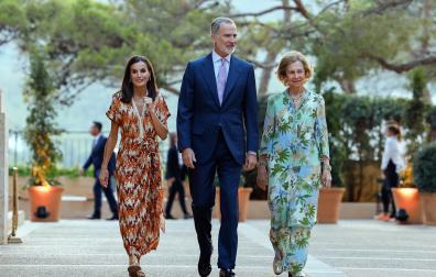 Acto de recepción de los Reyes y doña Sofía a la sociedad balear en Marivent.