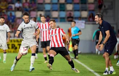 Fotos del partido entre Athletic y Osasuna en la Euskal Herriko Txapela en Barakaldo