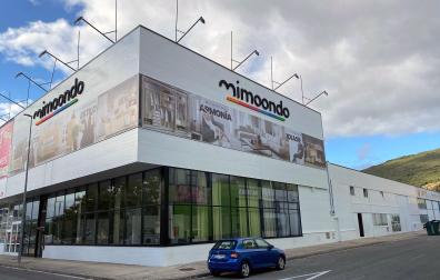 Fachada de la nueva tienda de MIMOONDO en Aizoáin