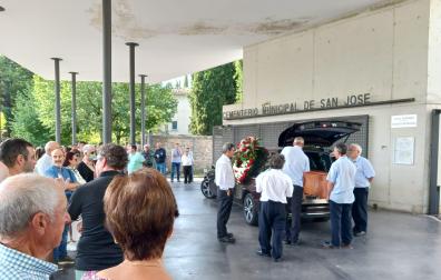 Manolo Azcona ha sido despedido por sus familiares, amigos y compañeros.