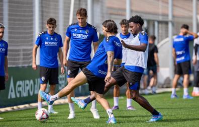 Juan Cruz, Herrando y Boyomo, en el entrenamiento de este viernes en Tajonar