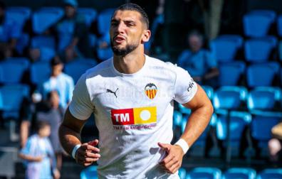 Rafa Mir antes de medirse al Celta