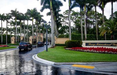 Entrada al Trump International Golf Club