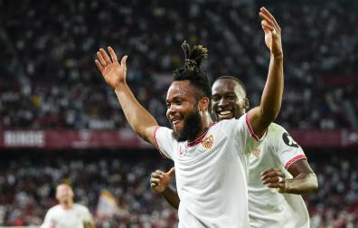 Chidera Ejuke celebra el segundo gol del Sevilla al Valladolid