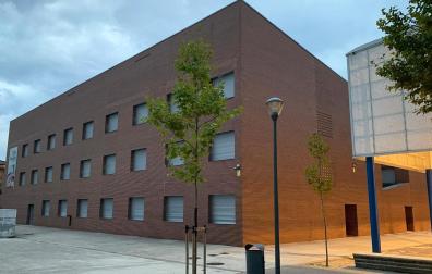 Exterior del colegio Catalina de Foix