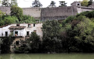La casa de Curtidores, en los números 6 y 8 de la Bajada del Portal Nuevo de Pamplona